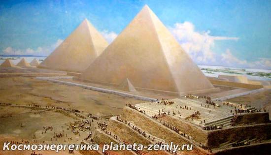 Одно из самых древних сооружений человечества - это пирамиды